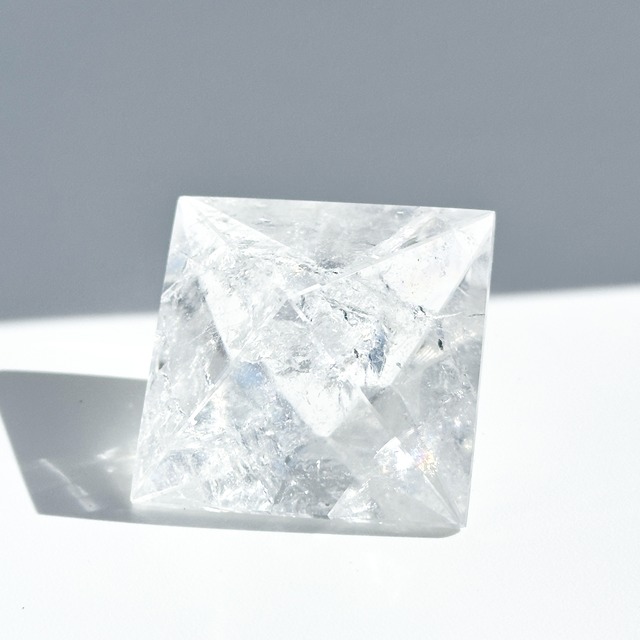 虹◎ミナスジェライス産クリアクォーツ 正八面体02◇ Clear Quartz octahedron ◇ 天然石・鉱物・パワーストーン