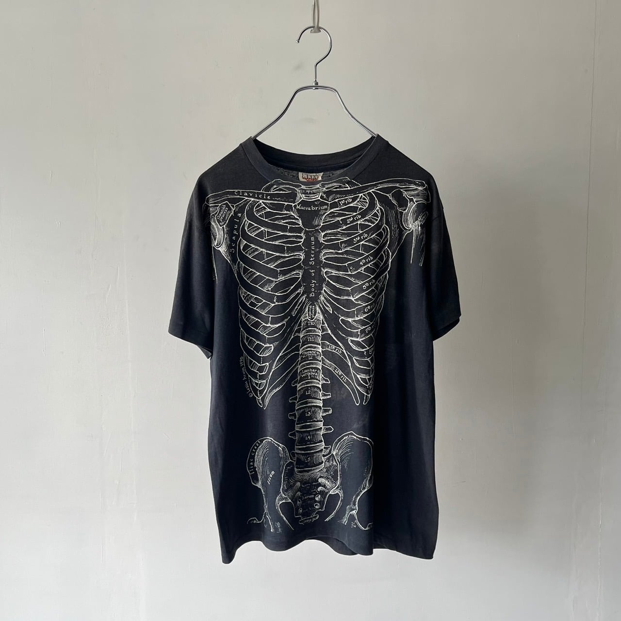 Leslie arwin- 80's skeletal specimen print T-shirt | ROOT online