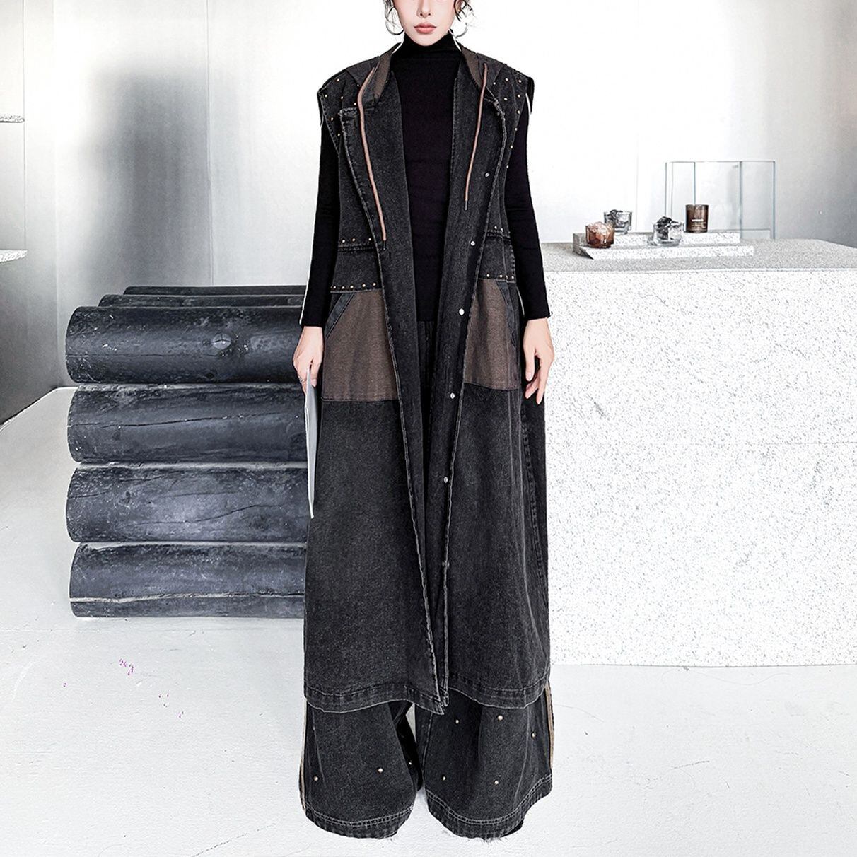 STUDDED HOODED CONTRAST LONG SLEEVELESS VEST M-18593