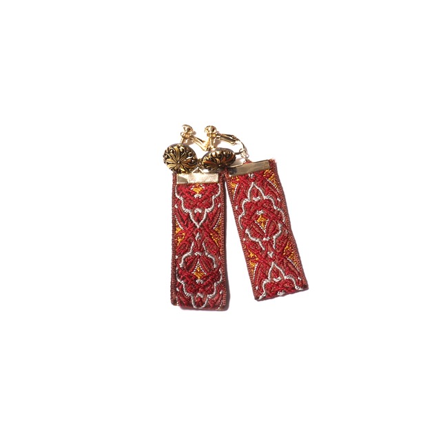 Button & Tyrolean ribbon earring A-13