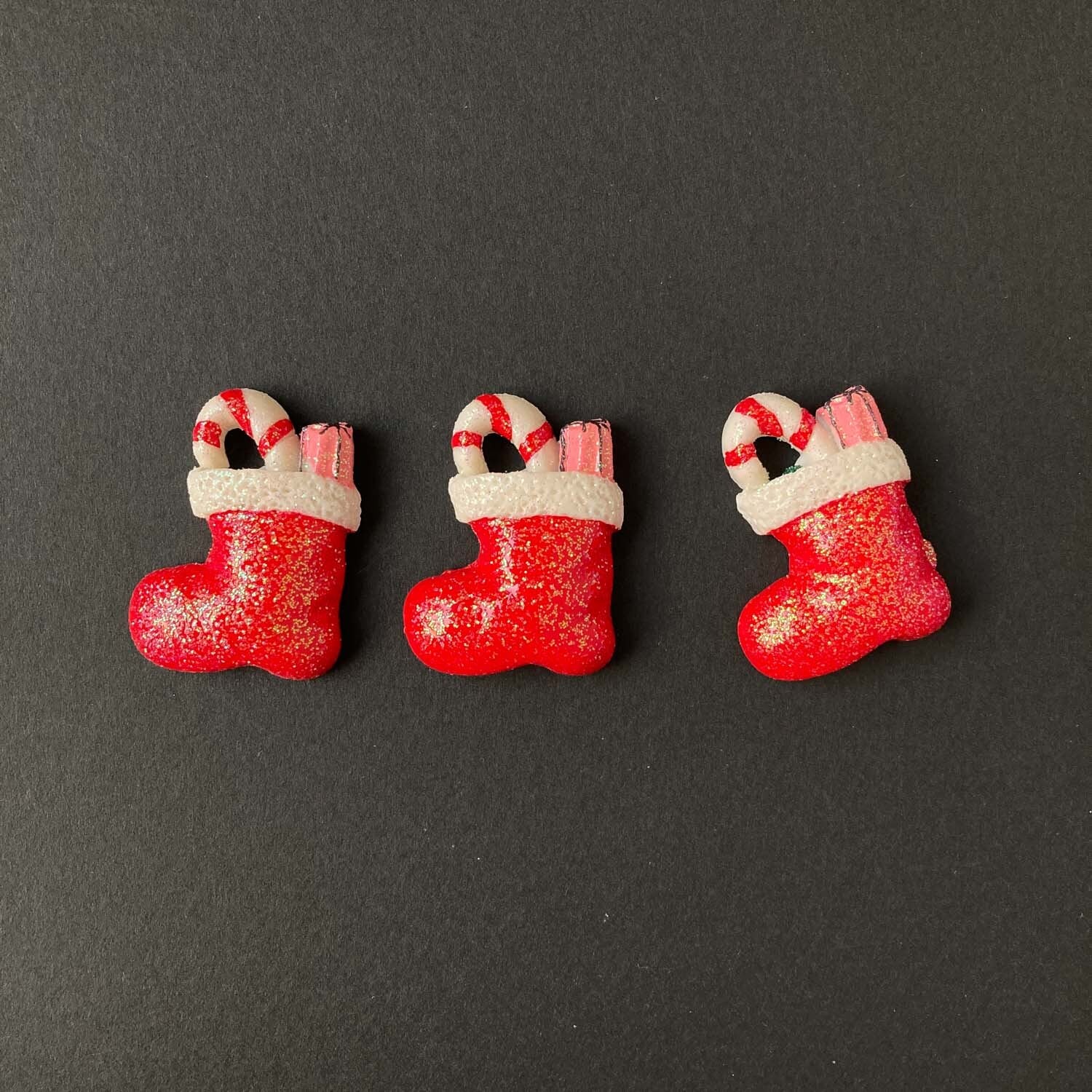 ラメ加工プレゼント入り靴下のデコパーツ