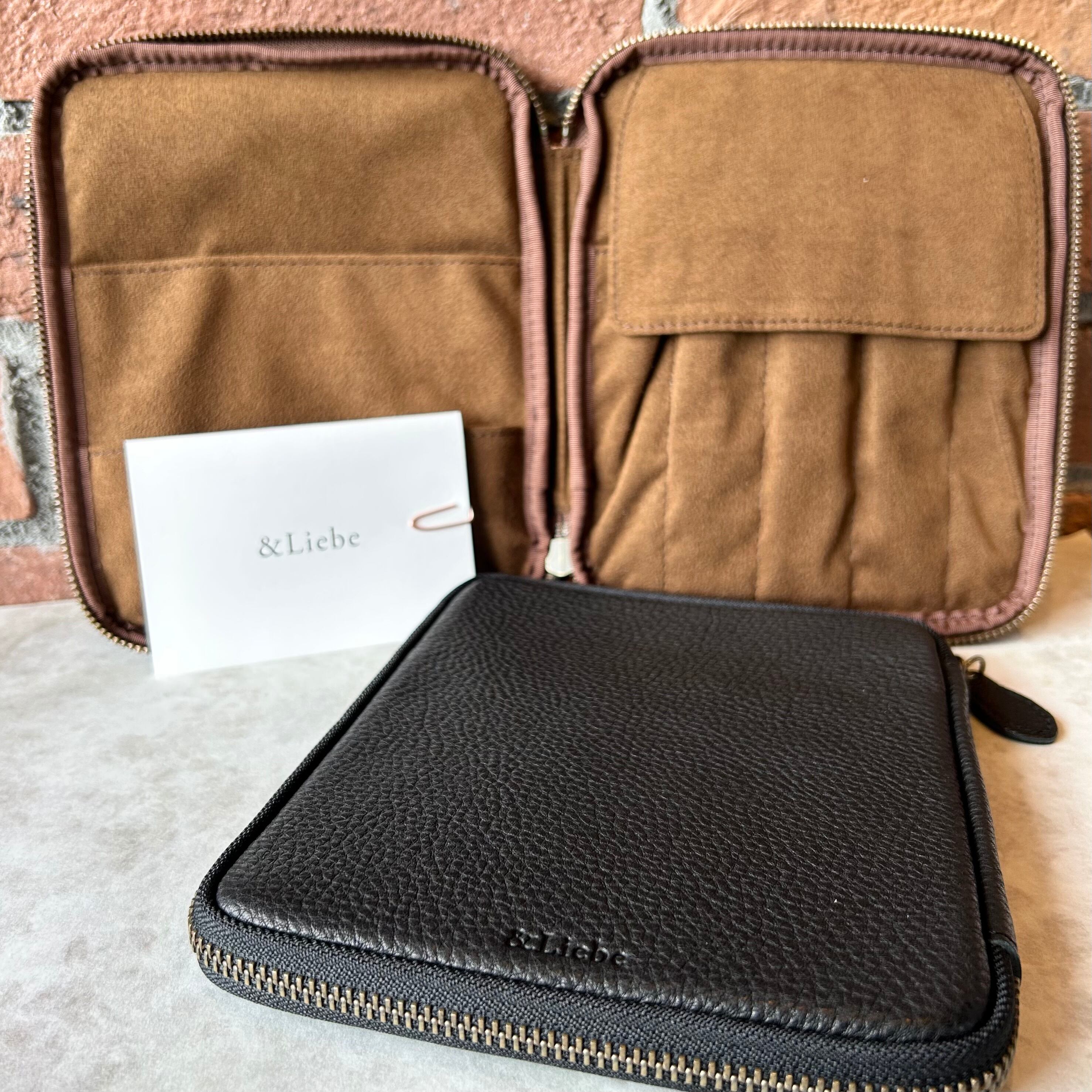 ＆Liebe「開くたび、ときめく 文具ポーチ（ぺブルヌメ革）」／5本差し