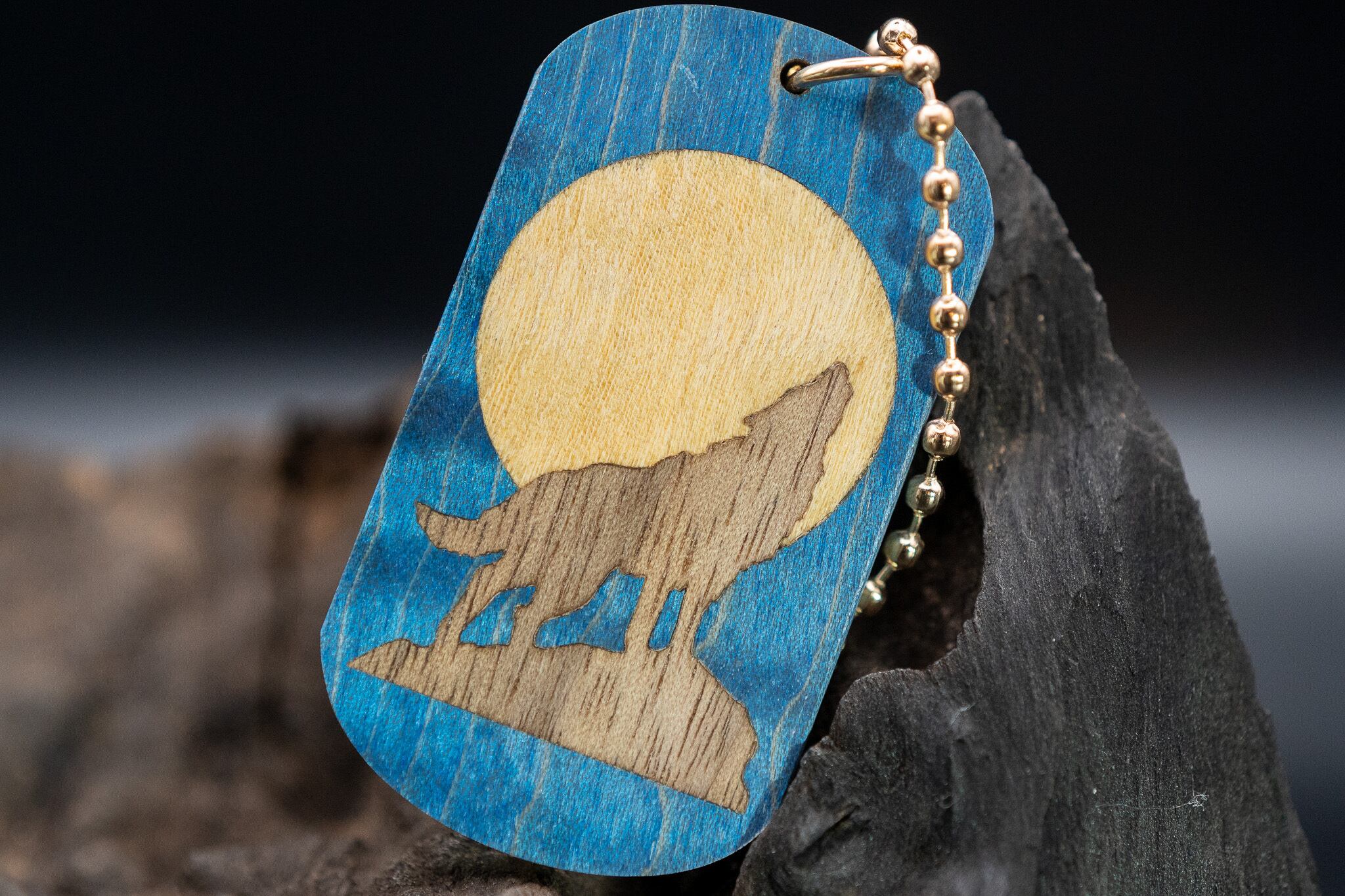 スタビライズウッド 楓 縮み杢ドッグタグ 象嵌 月と狼