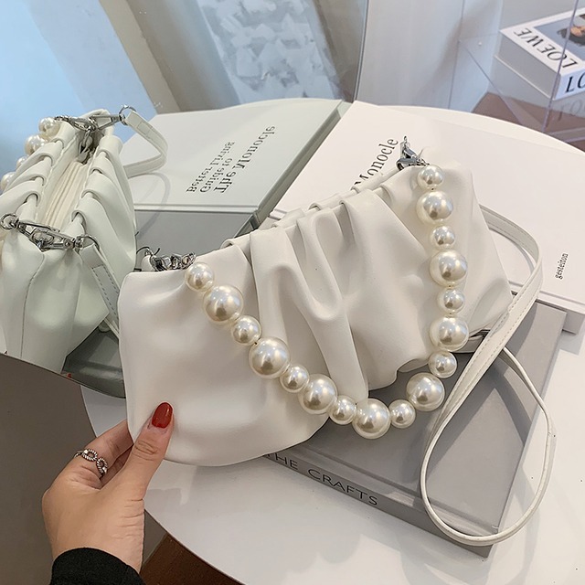 ネットレッドスモールバッグメスバッグ2020新しいトレンディなファッションテクスチャオールマッチパールポータブルメッセンジャーバッグフォールドクラウドバッグ Tiancai_Wing_Bag1082559