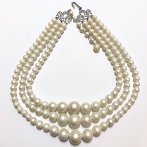 VINTAGE mat faux pearl necklace