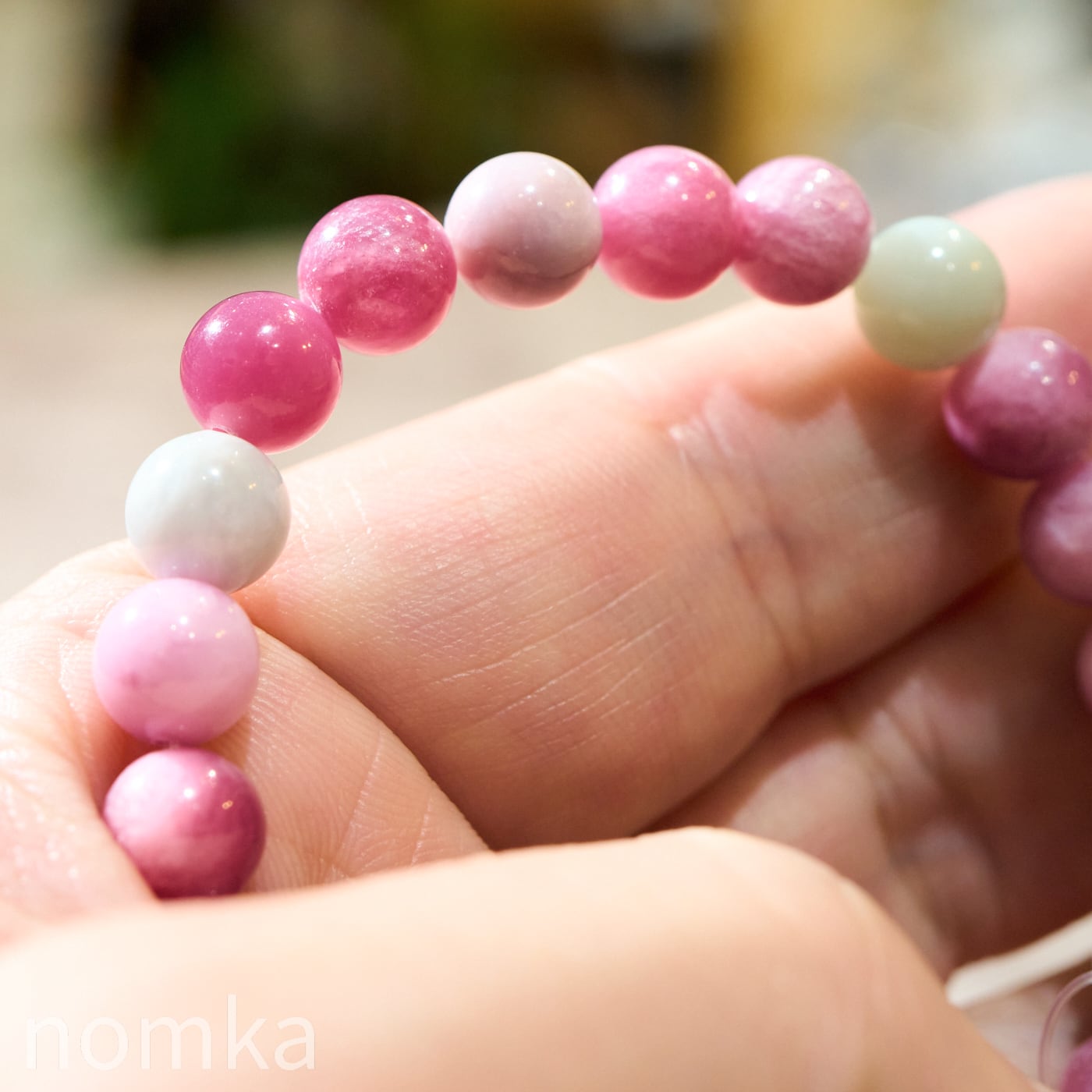 【心躍るキャンディカラー】ブラジル産 ピンクレッドマッシブミックスマイカ 一連ブレスレット(7mm珠/約16cm)