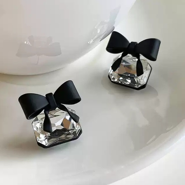 Ribbon square stone earrings 00111