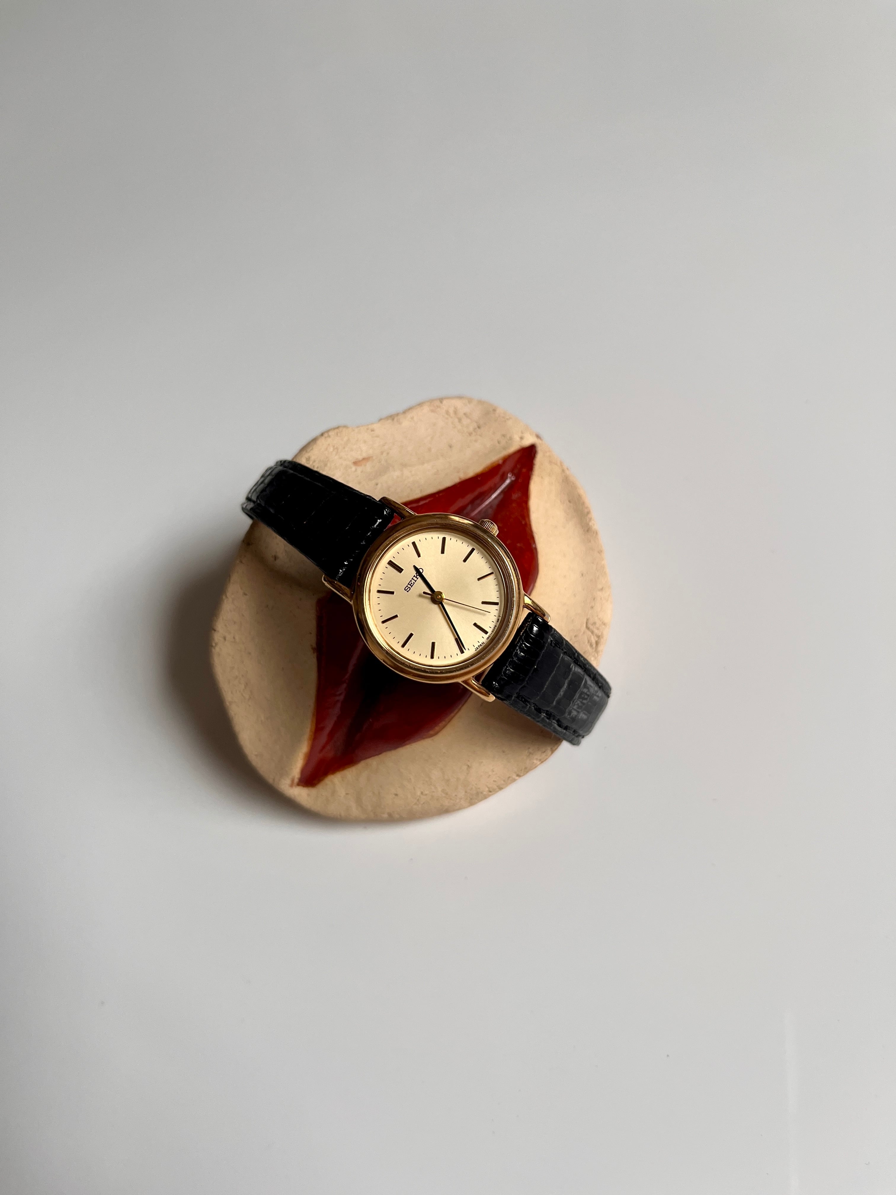オールドセイコー SEIKO 1N01 クオーツ レディース 腕時計|ゴールド|古着 日本製 5気圧防水