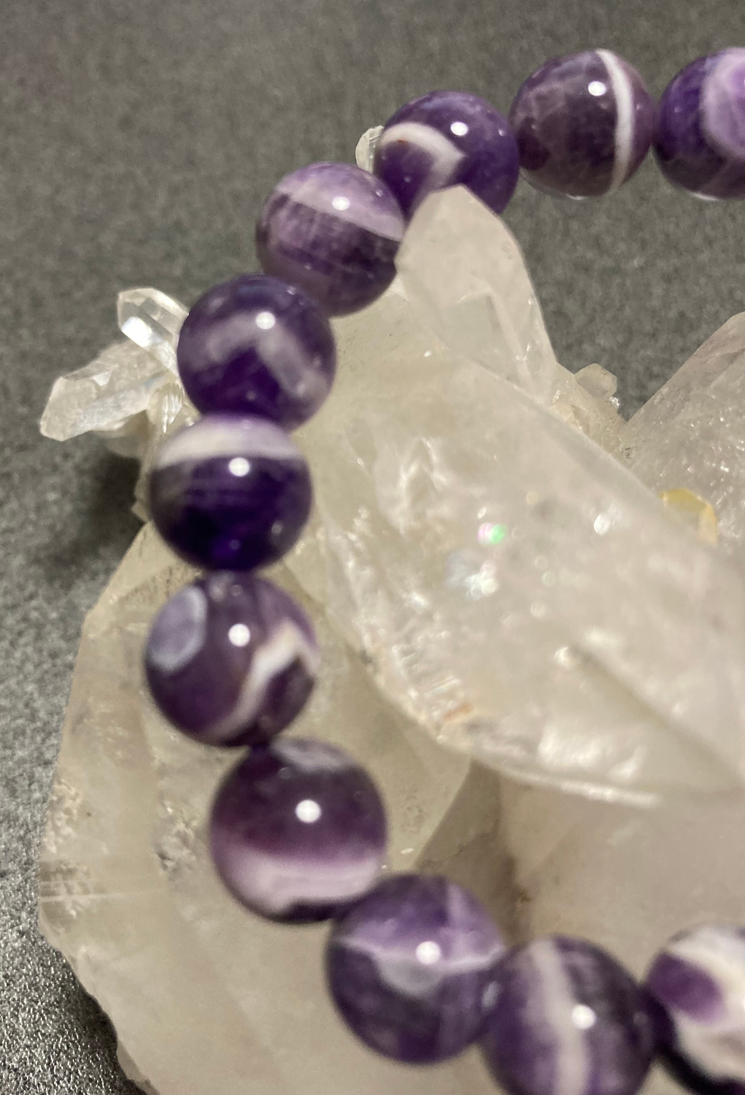 【癒しと直感の守護石】シェブロンアメジスト バングル 幅 約14㎜　天然石 癒しと直感の守護石】シェブロンアメジスト バングル 幅 約14