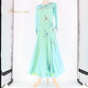 社交ダンス 衣装 スタンダードドレス ワンピース ドレス SORELI ソレリ 日本製 黄緑 緑 水色 ミント パーティ 発表会 デモ 競技 フリル 明るい グリーン系 ブルー系 社交ダンス ドレス おしゃれ 高級感 着やすい 女性用 フリルデザイン ステージ衣装 競技用ドレス 上品 パーティー衣装 フェミニン