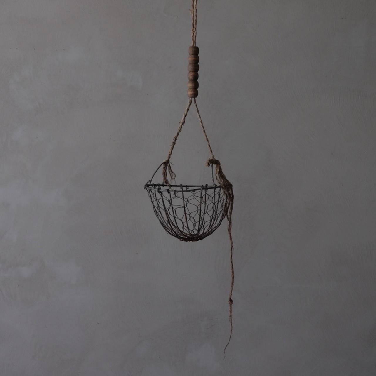 Hanging basket