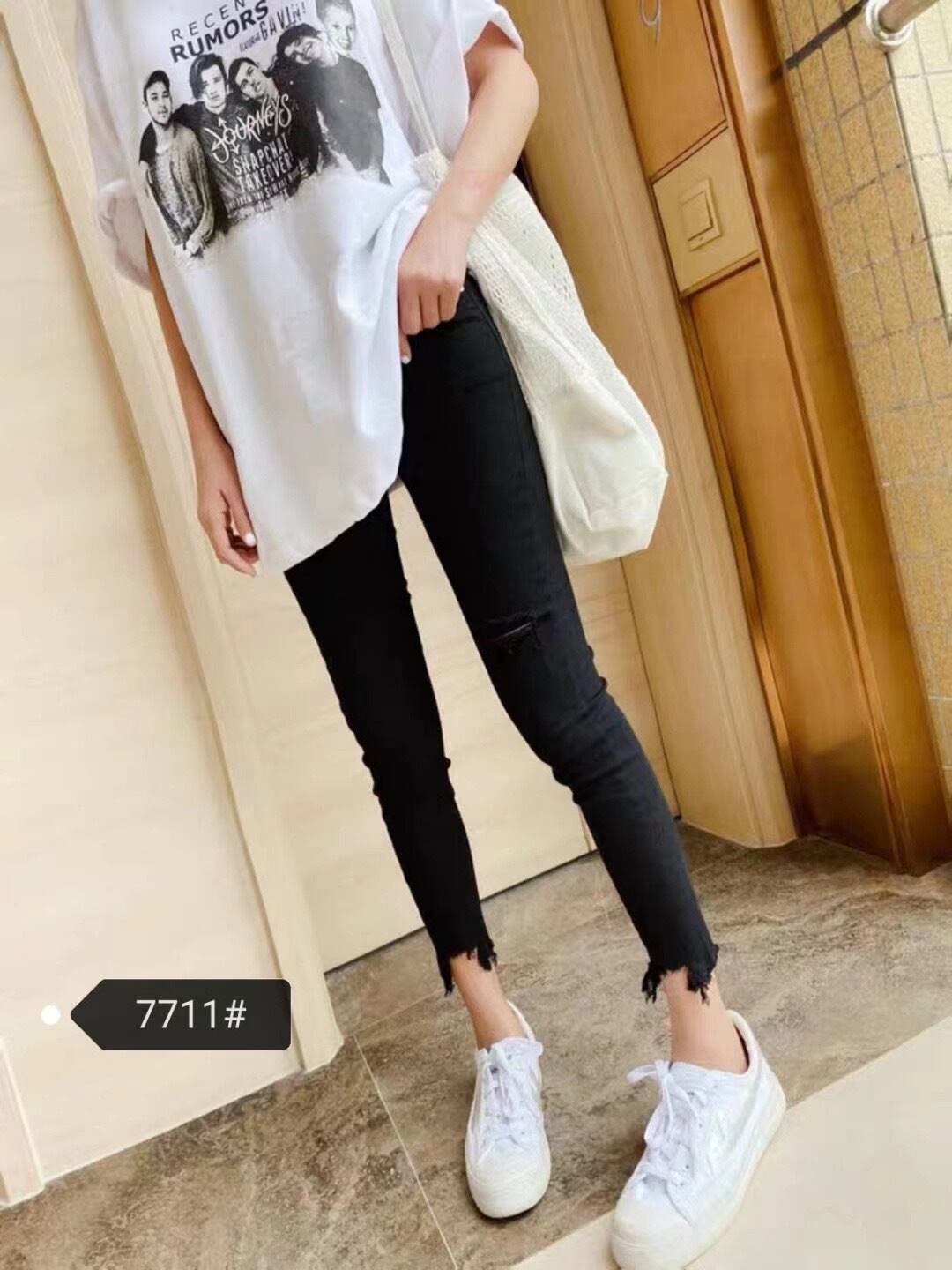 裾カットスキニーパンツ