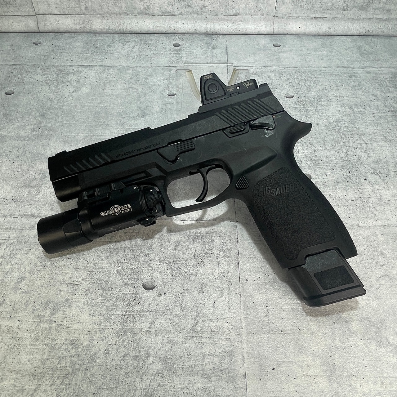 【カスタム中古品】SIG SAUER M17 CO2 GBB CO2 ブラック 個体調整 AIMY RMR-C マウントモデル