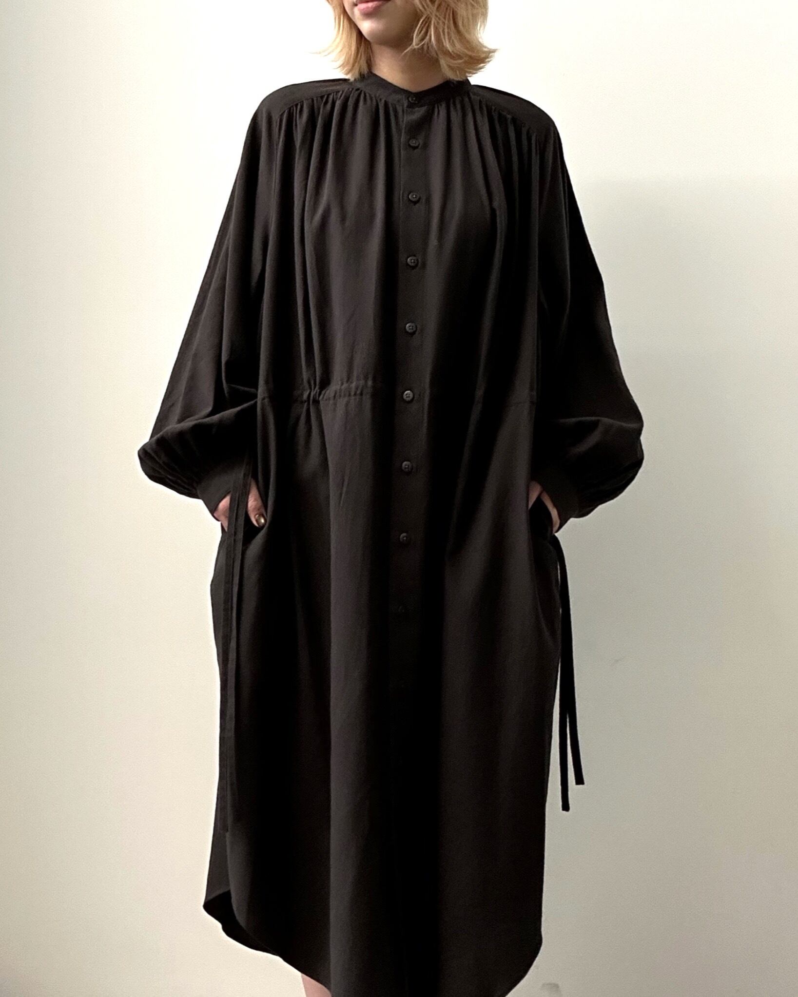 comm.arch.womens / Cotton Cash Gathered Dress