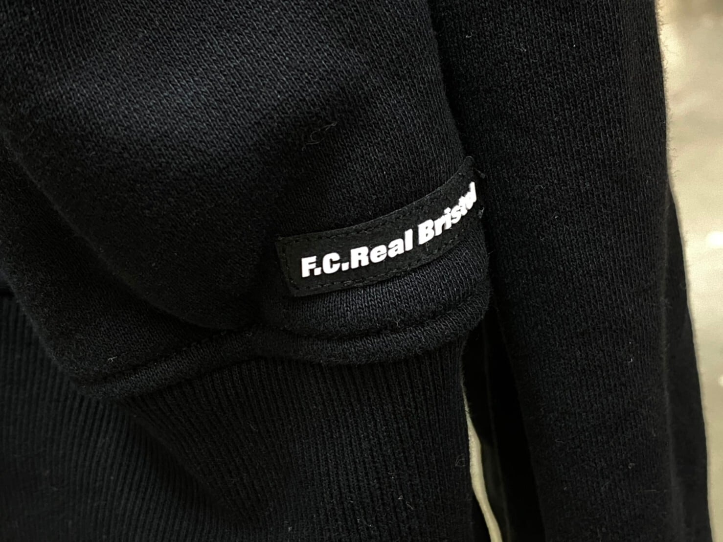 FCRB 21SS EMBLEM HOODIE BLACK LARGE FCRB-210058 KE5112 | BRAND