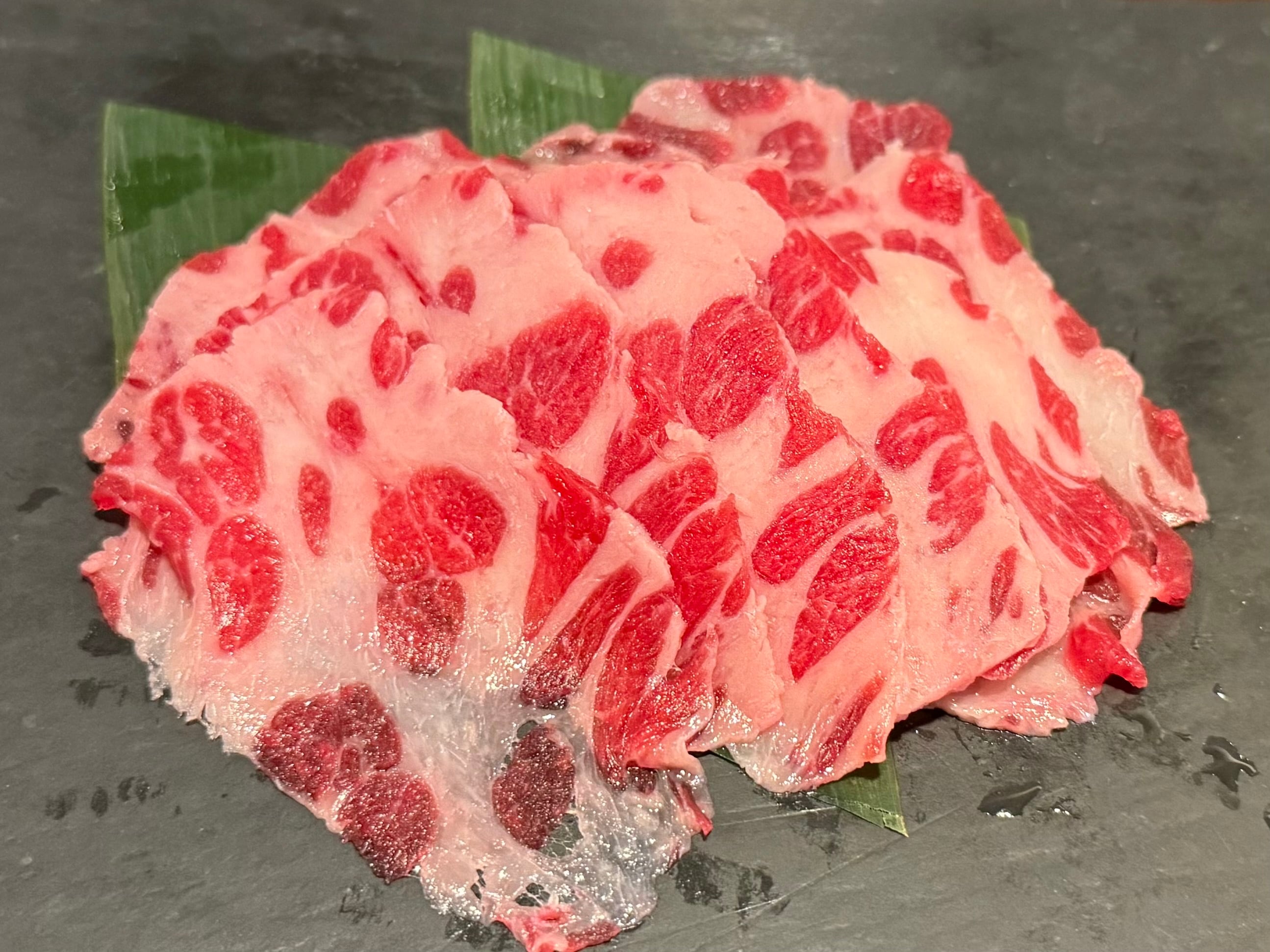 鹿の子(かのこ)～アゴ肉～(お刺身用)スライス【80g】【冷凍品】 | 《鯨