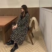 花柄Vネックフレンチワンピース