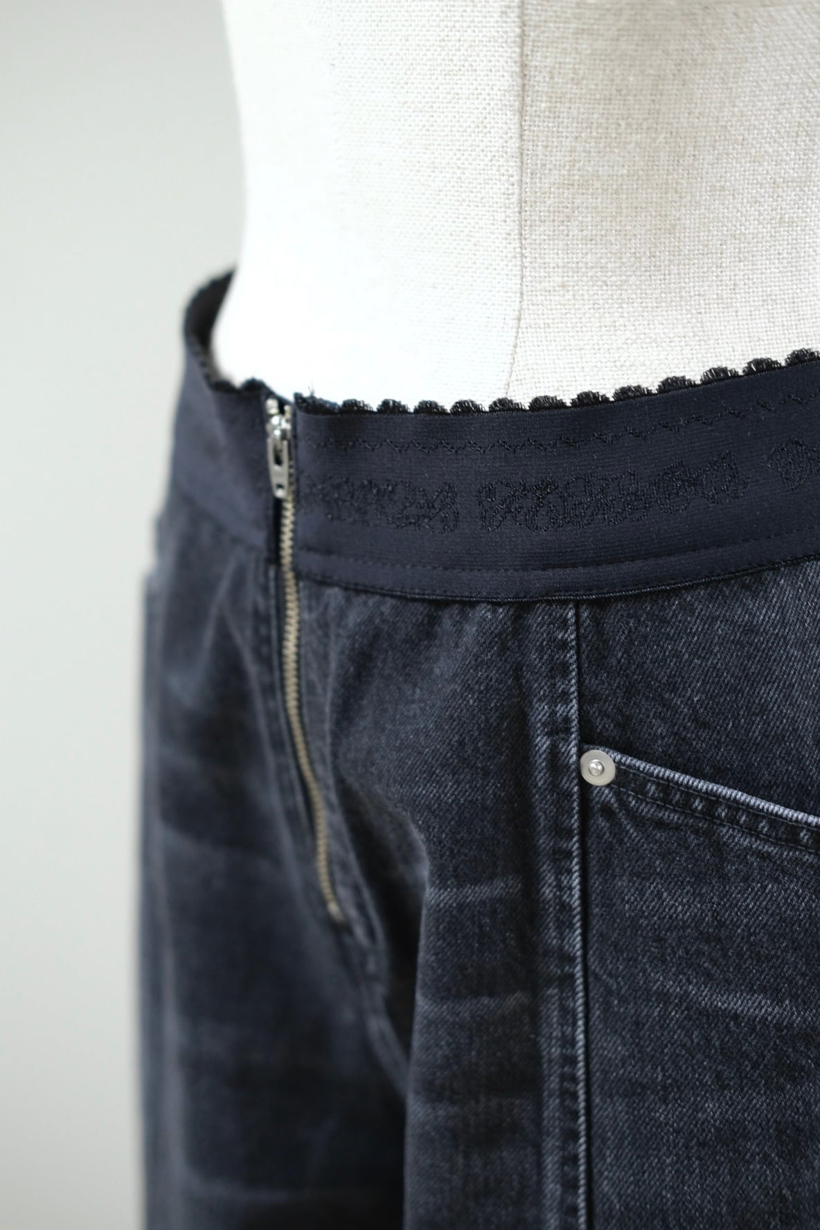 FETICO】ORGANIC COTTON DENIM WIDE-LEG JEANS WITH STUDS | loop