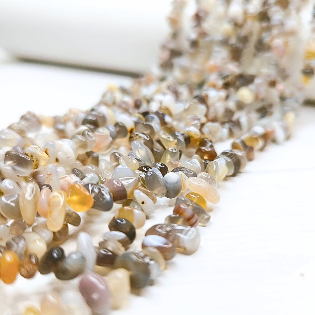 〈ロング1連〉ボツワナアゲート 縞瑪瑙 さざれビーズ 78~80cm 天然石 チップ ミニタンブル