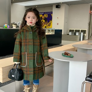 コート チェック 子供 アウター ロングコート フード付き ジャケット チェック柄 キッズ 秋 冬 防寒 暖かい カジュアル ガーリー ウール レトロ ポケット 子供服 子供 キッズ 韓国 韓国子供服 女の子 女児 男の子 男児 ユニセックス 男女兼用 人気 おすすめ かわいい 可愛い おしゃれ オシャレ プレゼント 贈り物 ギフト 誕生日 バースデー お出かけ 旅行 90 100 110 120 130 140 1歳 2歳 3歳 4歳 5歳 6歳 7歳 8歳 9歳 10歳