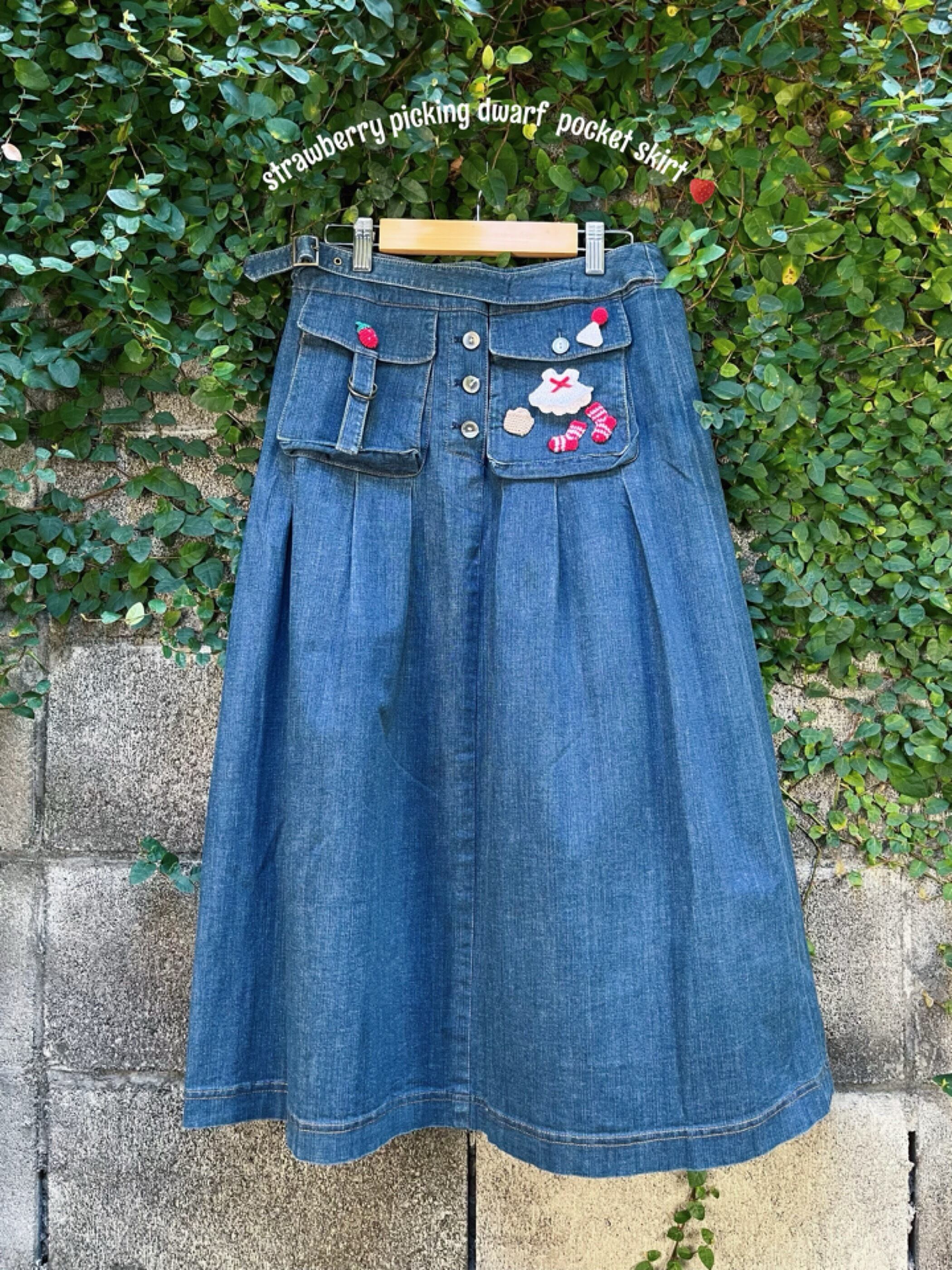 remake ✂︎ strawberry picking dwarf pocket skirt