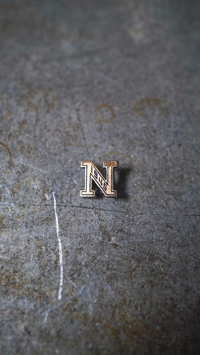 【1945】U.S. Naval Academy N レター ピンバッチ 《USNA アメリカ海軍兵学校 ミリタリー ヴィンテージ》
