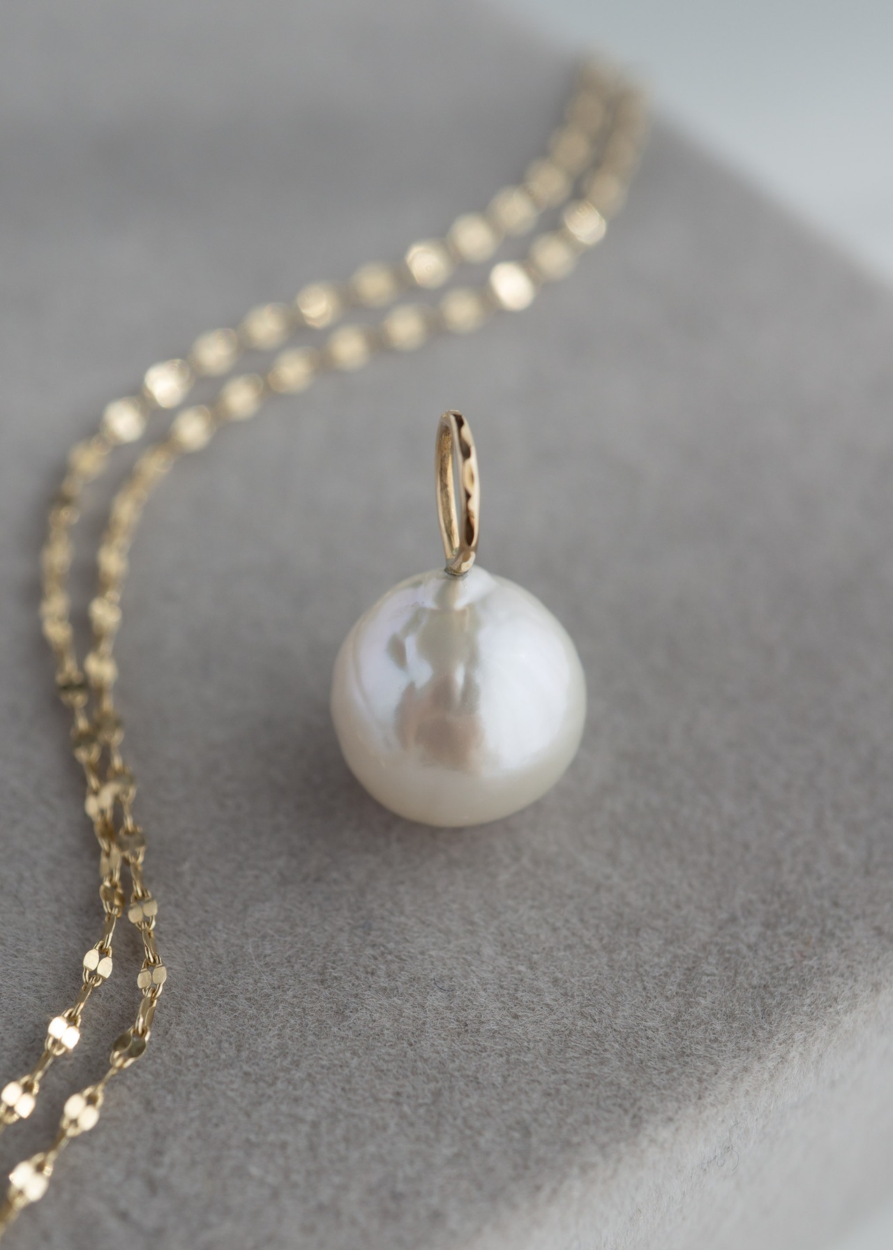 Charm -White Texture-