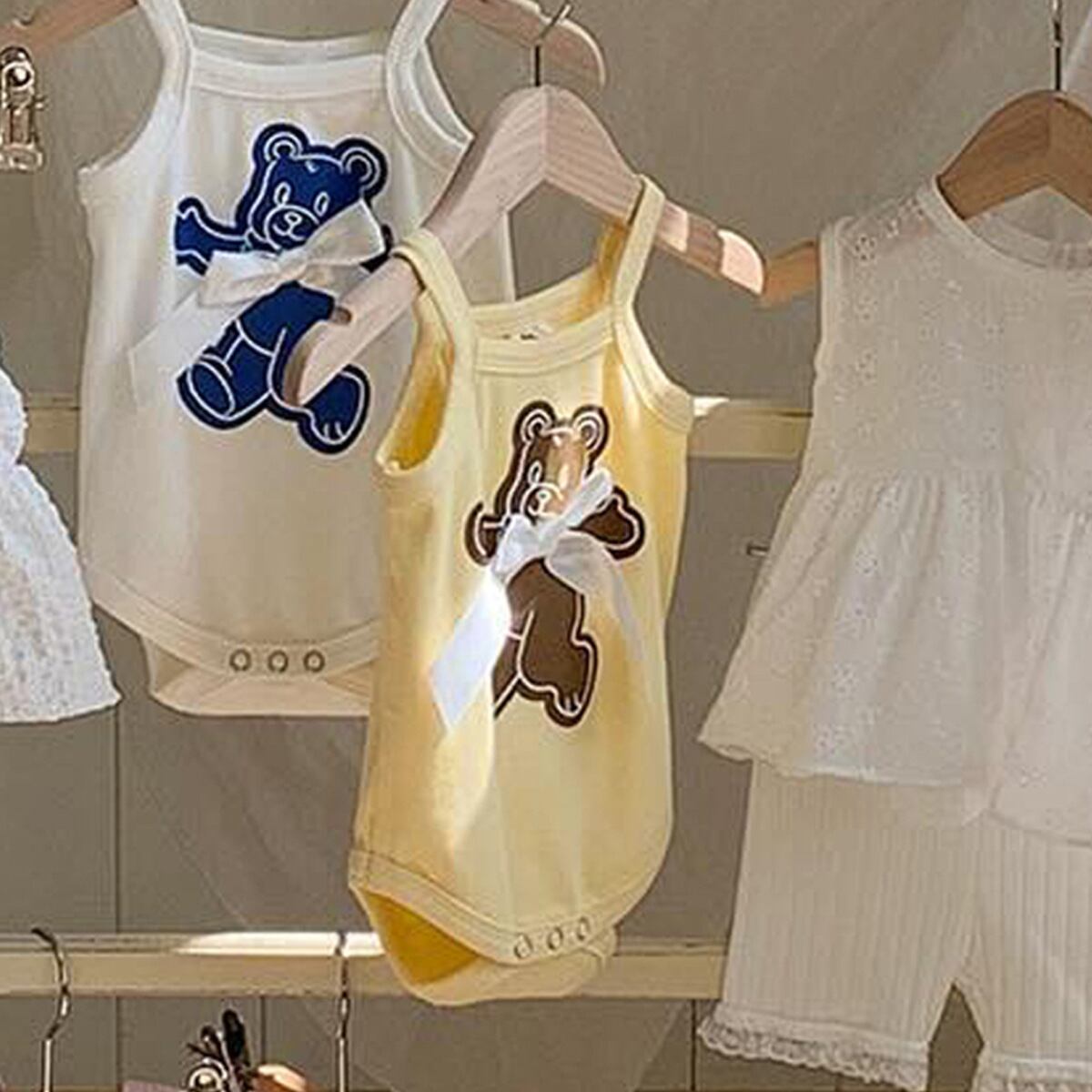 【BABY】クマ柄ノースリーブロンパース