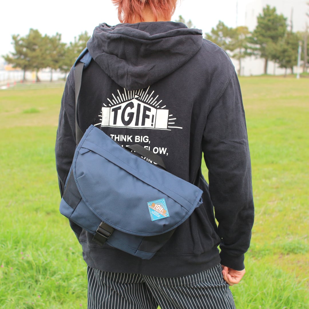 フェスバッグ TGIF! リップストップポリエステルメッセンジャーバッグ