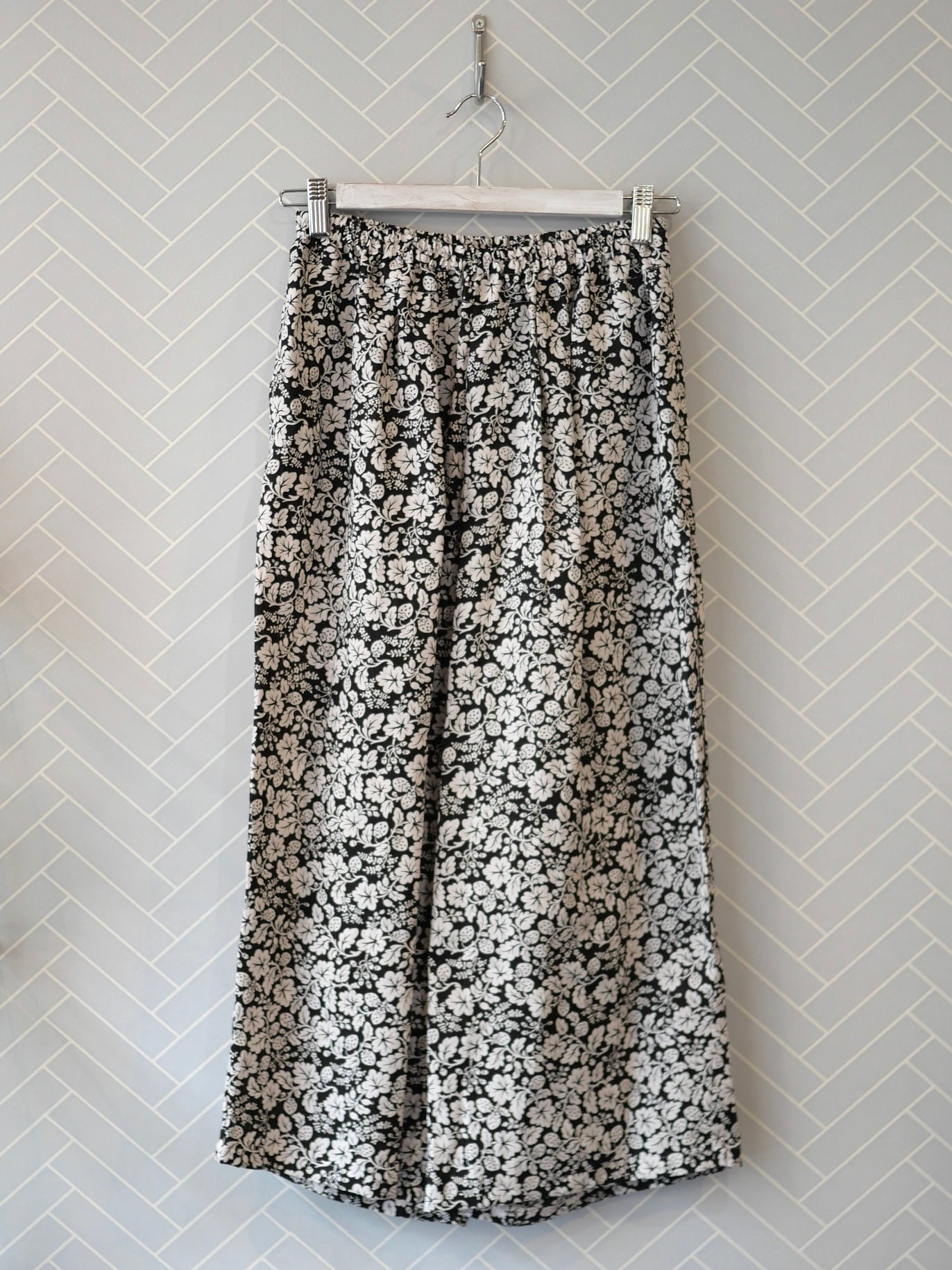 R&D.M.Co- no.7756a WILD BERRY GUM PANTS White | Cieloazulmat