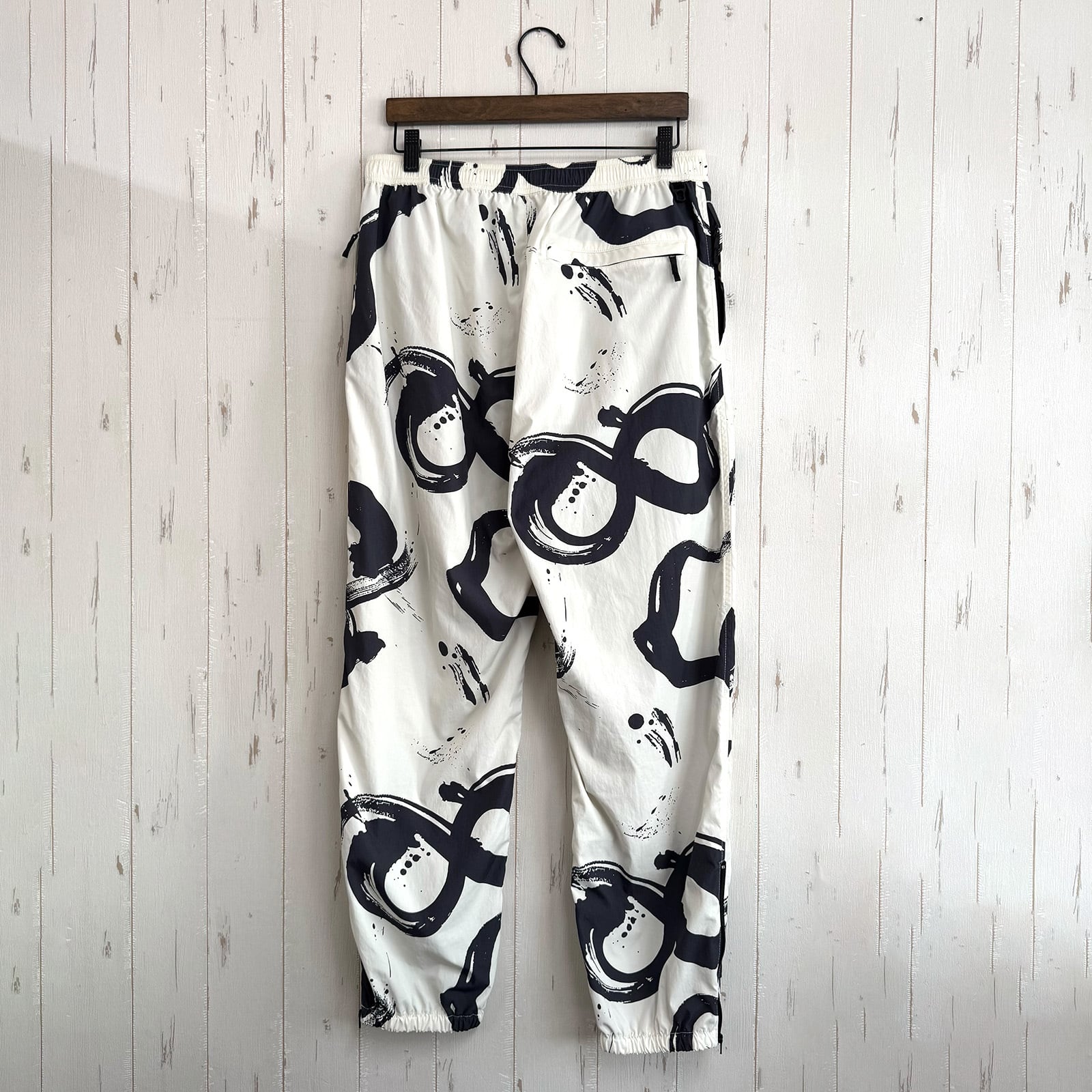 CALLIGRAPHY PATTERN NYLON PANTS -WHITE- | 8G SHOOT WEBSTORE
