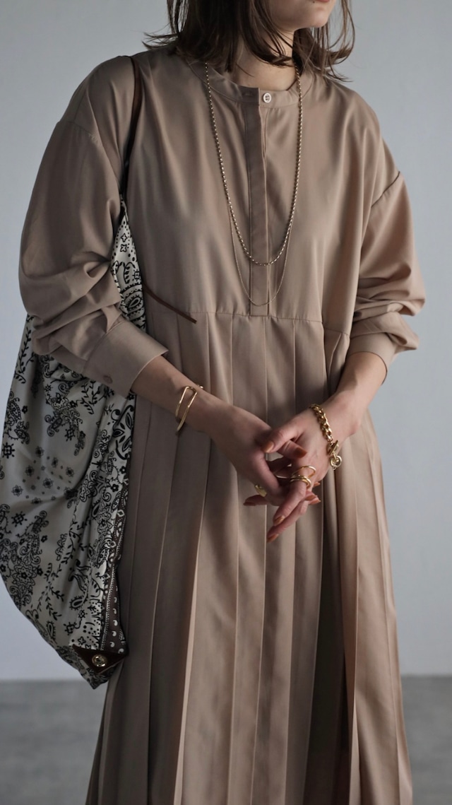 プリーツ切替バンドカラーワンピース