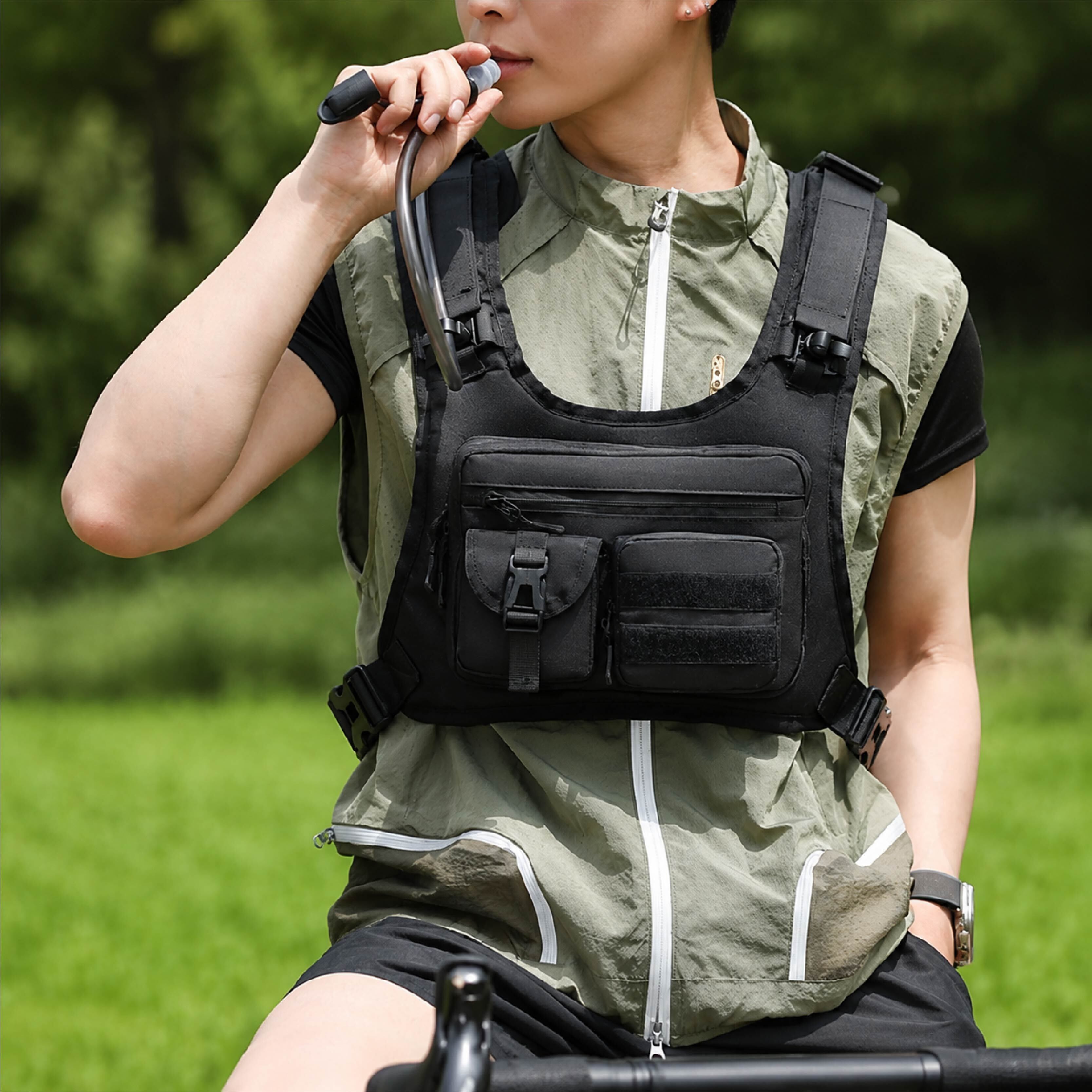 HY 812 . ハイドレーション対応 アウトドアベスト 給水バッグ対応