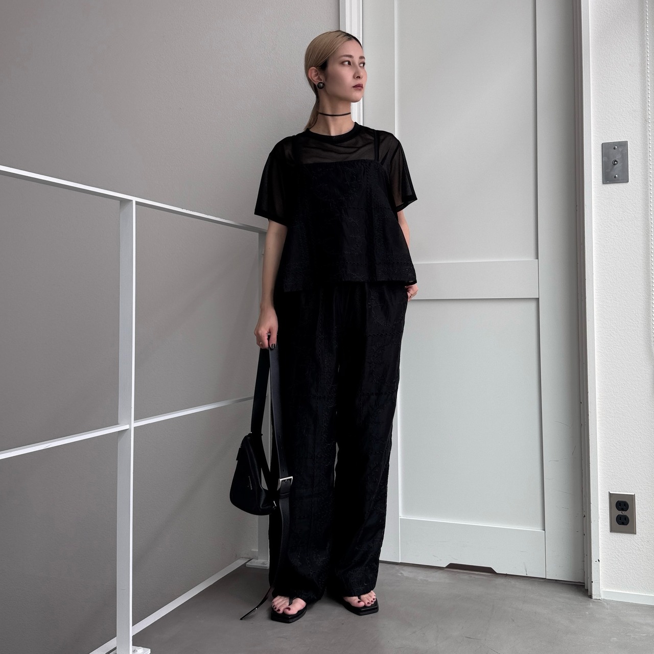 リーフ柄刺繍ランダムcamisole/ブラック