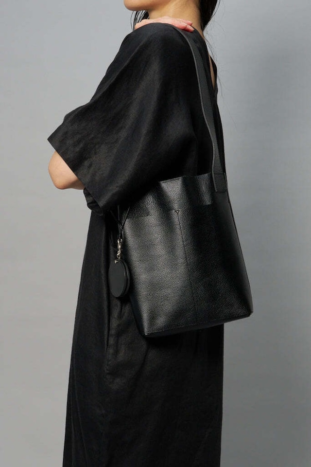 _Fot - pocket shoulder bag：Black｜カウレザー／ショルダーバッグ／フロントポケット／0901b