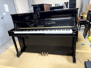 中古ヤマハアップライトピアノ　b113SC2