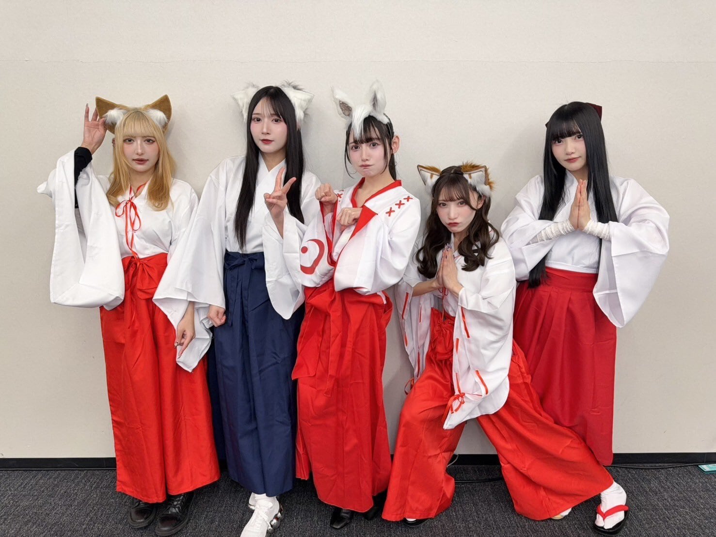 Merry BAD TUNE. ONLINE STORE