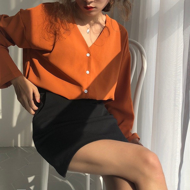 シフォンブラウス Vネック 長袖 3色 襟なし 送料無料 オフィス オフィスカジュアル  カシュクール フレアスリーブ 大人可愛い エレガント 肌見せ デコルテ 無地 春 夏 ガーリー 10代 20代 大人 お出かけ 外出 きれいめカジュアル 着回し ファッション デート コーディネート 重ね着 休日 特別な日 お祝い 記念日 メンズウケ カジュアル 普段着 春コーデ 夏コーデ おしゃれ シンプル ゆったり ファッション 半袖 オフィスカジュアル 30代 オフィス ママコーデ