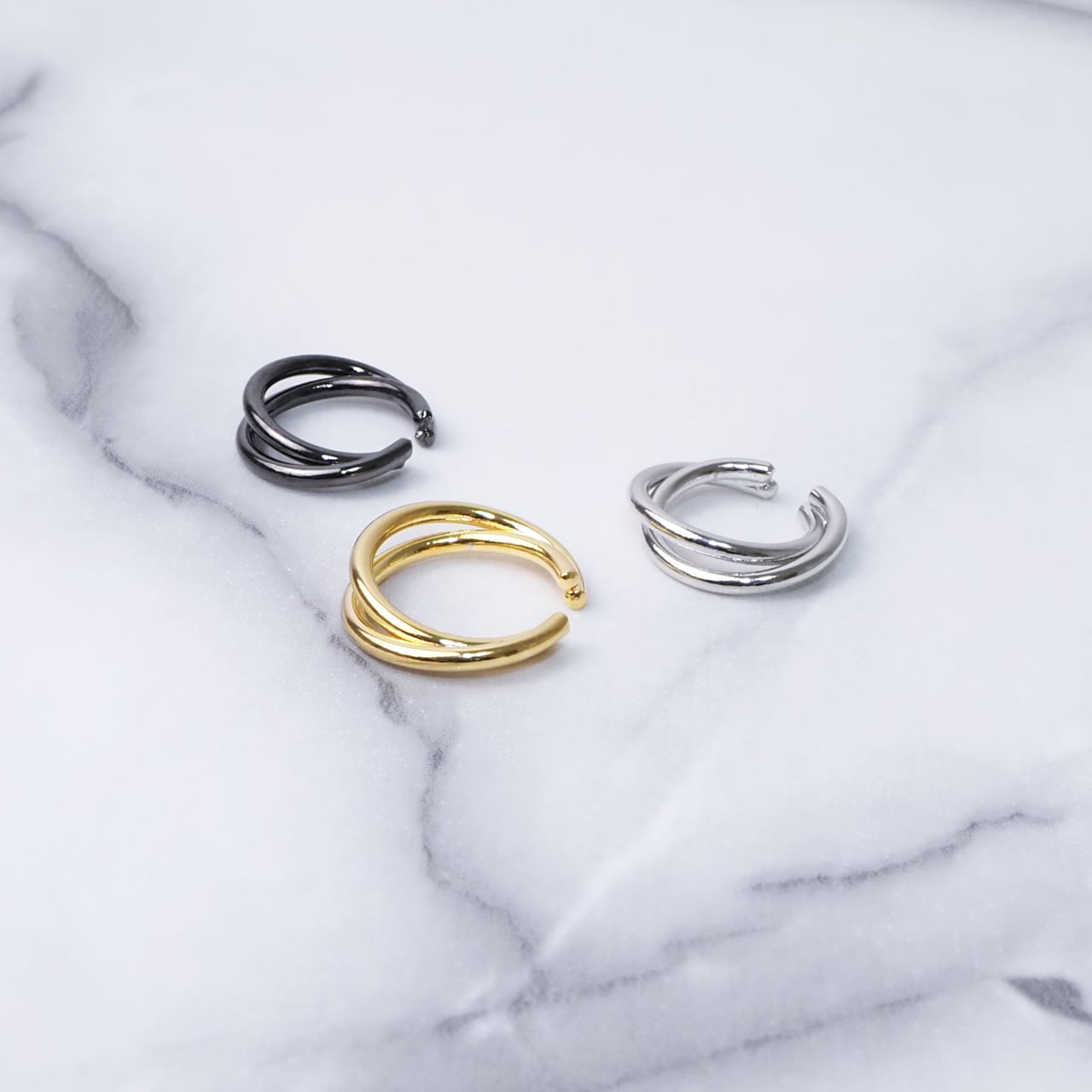 クロスラインイヤーカフ