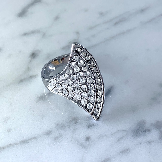 リング　大振りファッションリング　　 ラインストーン　モノトーン  16号　12ACck7