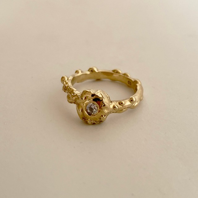 Darwin Ring with 3mm White CZ Gold