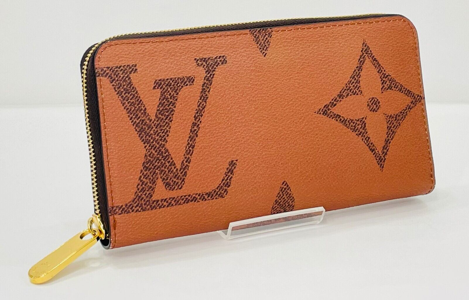 ジッピーウォレット　LOUIS VUITTON ジャイアントモノグラム