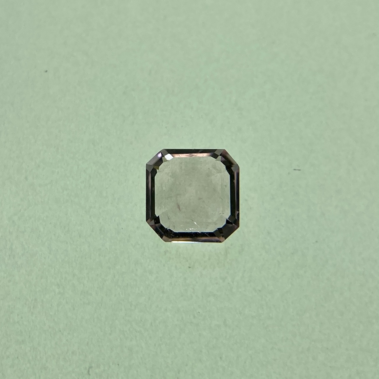 トルマリンの角砂糖  約3.9mm*3.9mm H2.8mm r-0412