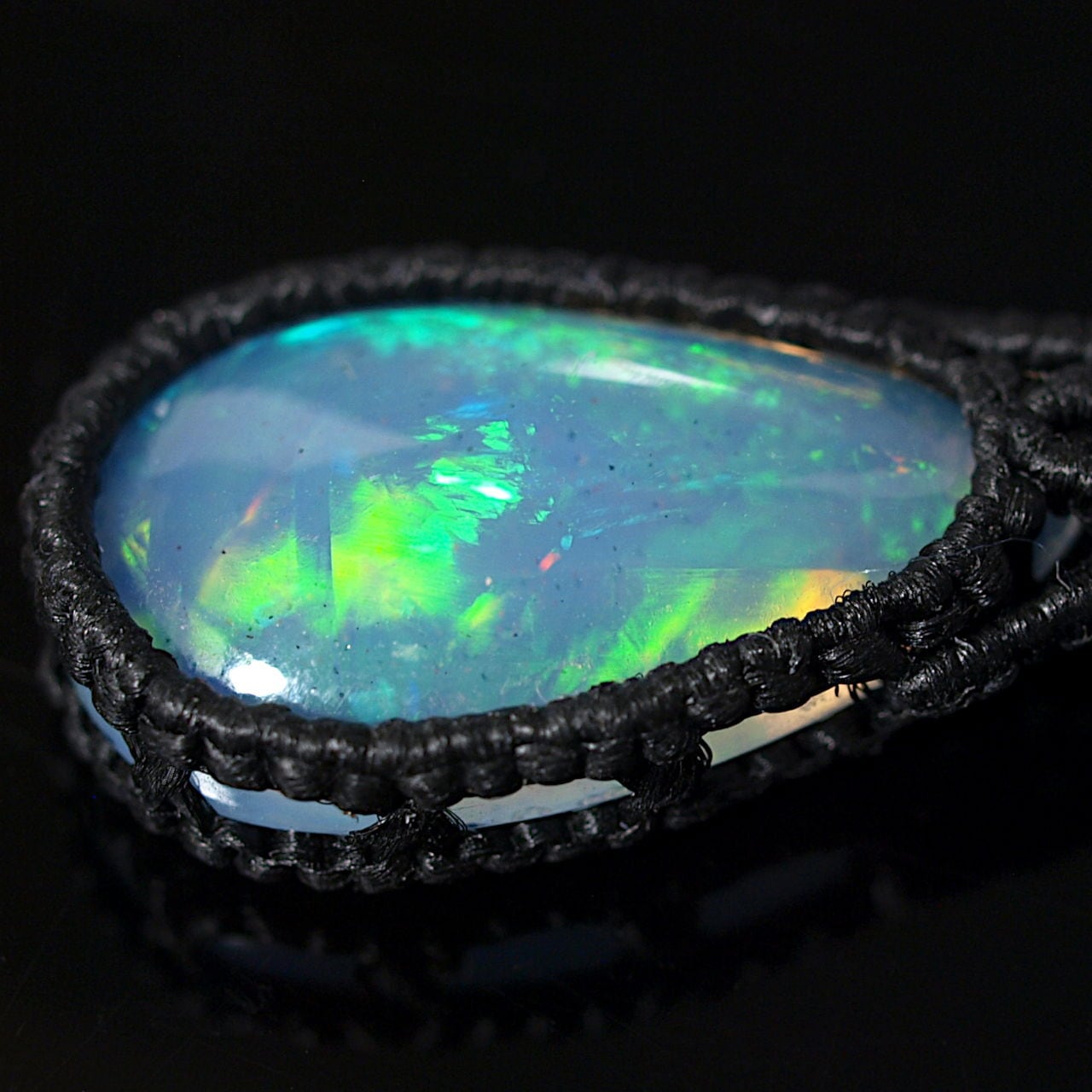 オパール・ペリドットのマクラメネックレス 【公式通販】