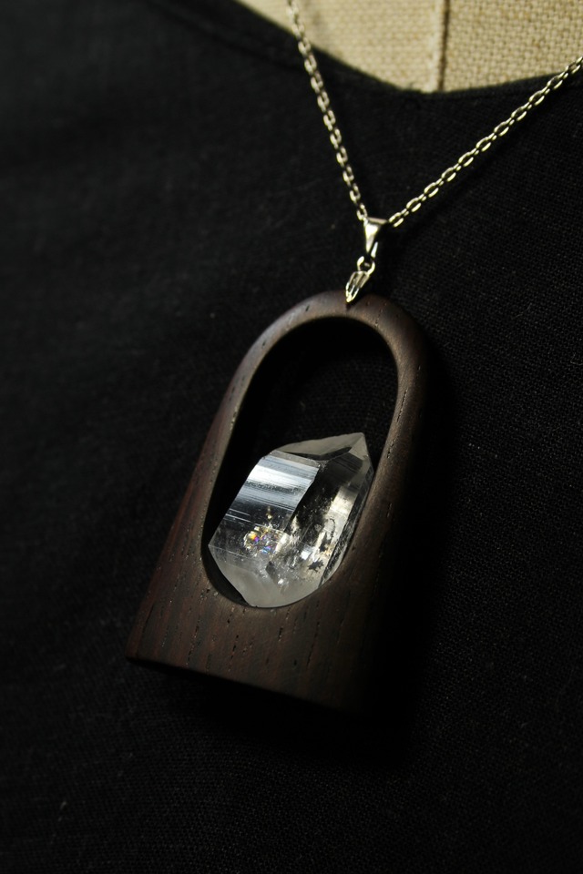 【121】宮崎クリスタル ローズウッドペンダント