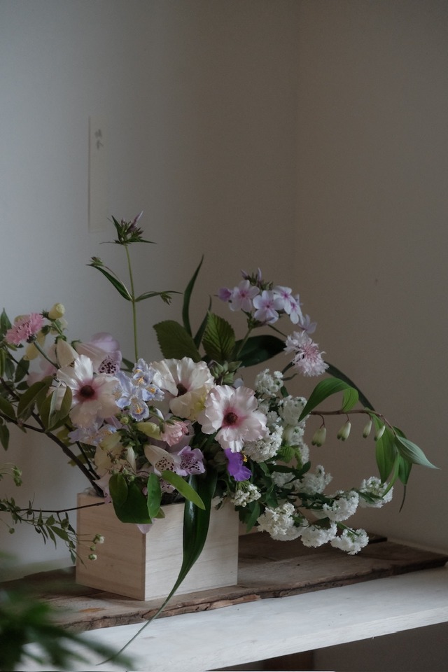 母の日｜籠花・箱花「のびやかに」