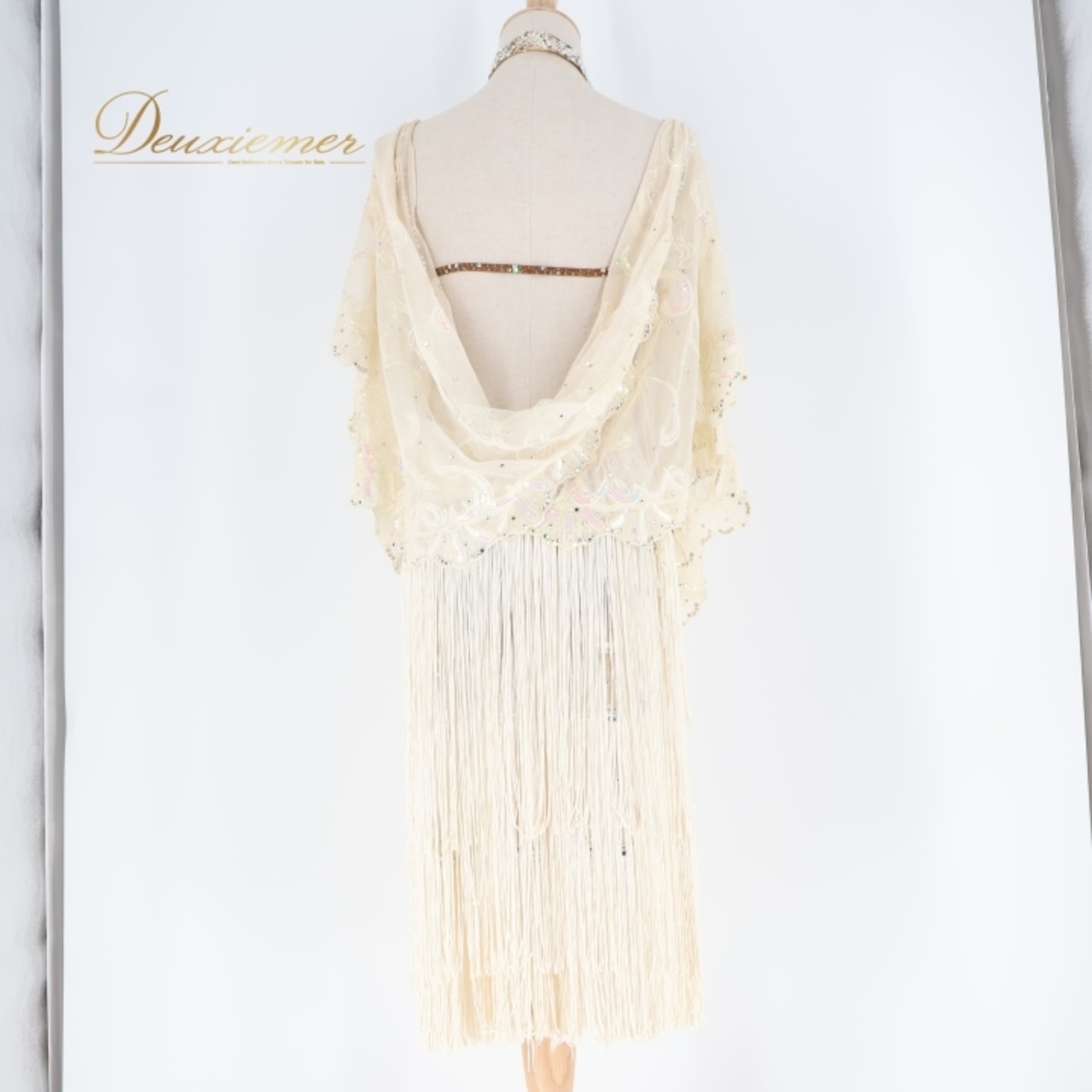 社交ダンス 衣装 ラテン ドレス ワンピース 白 フリンジ デモ 競技 ダンス パーティ 発表会 レース アイボリー オフホワイト ホワイト系 飾り きらめき エレガント フェミニン 上品 パフォーマンス 競技用舞台用
