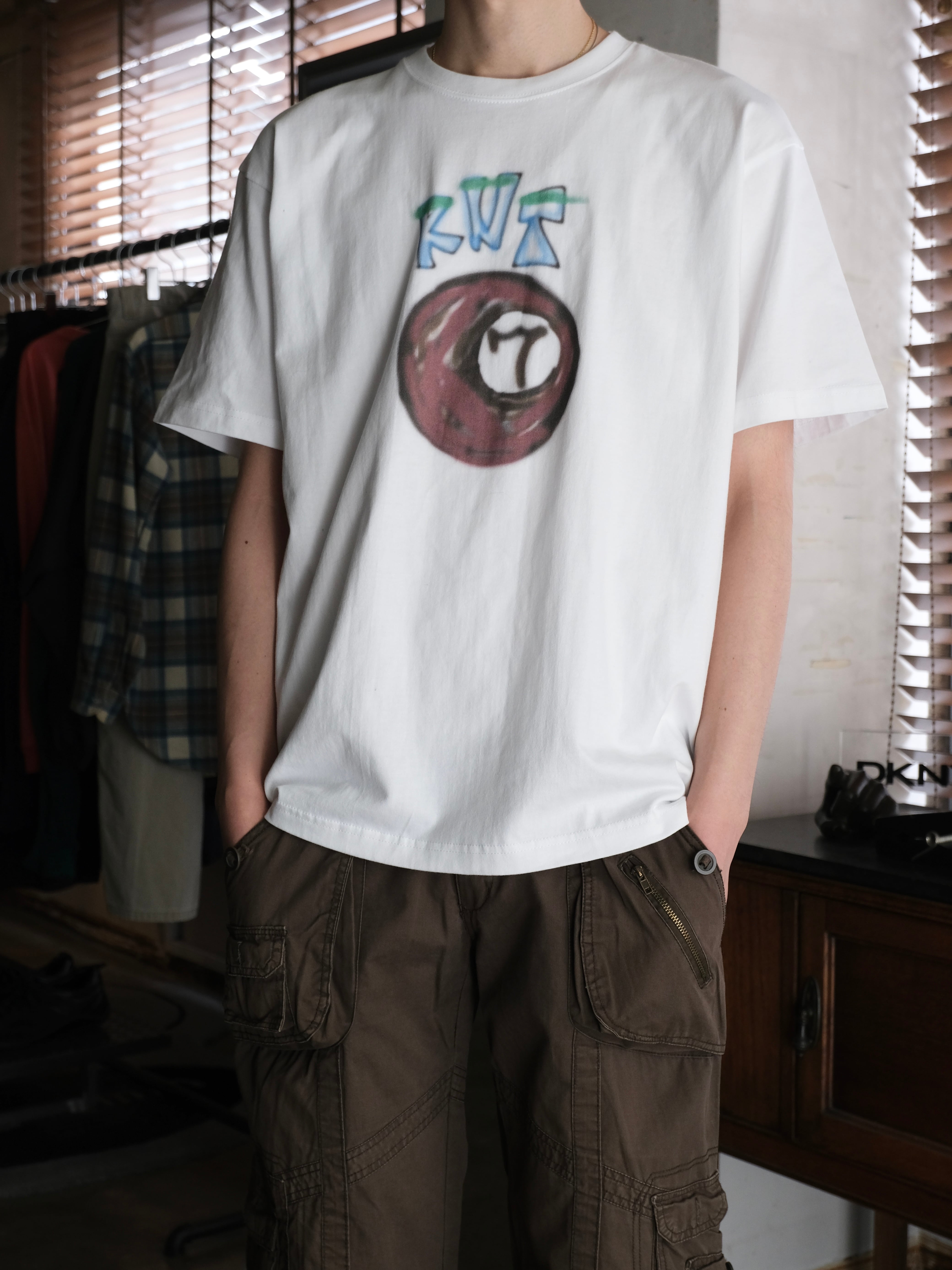 【関税込み】RICE NINE TEN ホワイト Scribbles Tシャツ RICE NINE TEN】 SCRIBBLES TEE | THE OUR