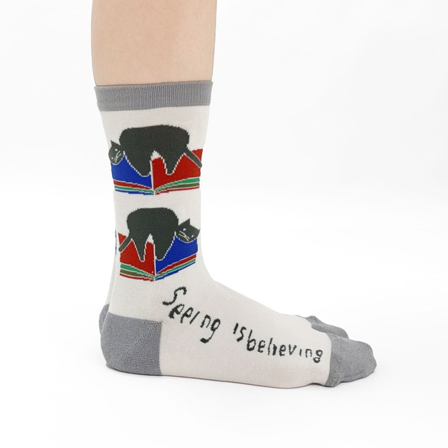 【JIN KITAMURA】北村人 SOCKS BLACK CAT ON BOOK ソックス 本の上の黒猫