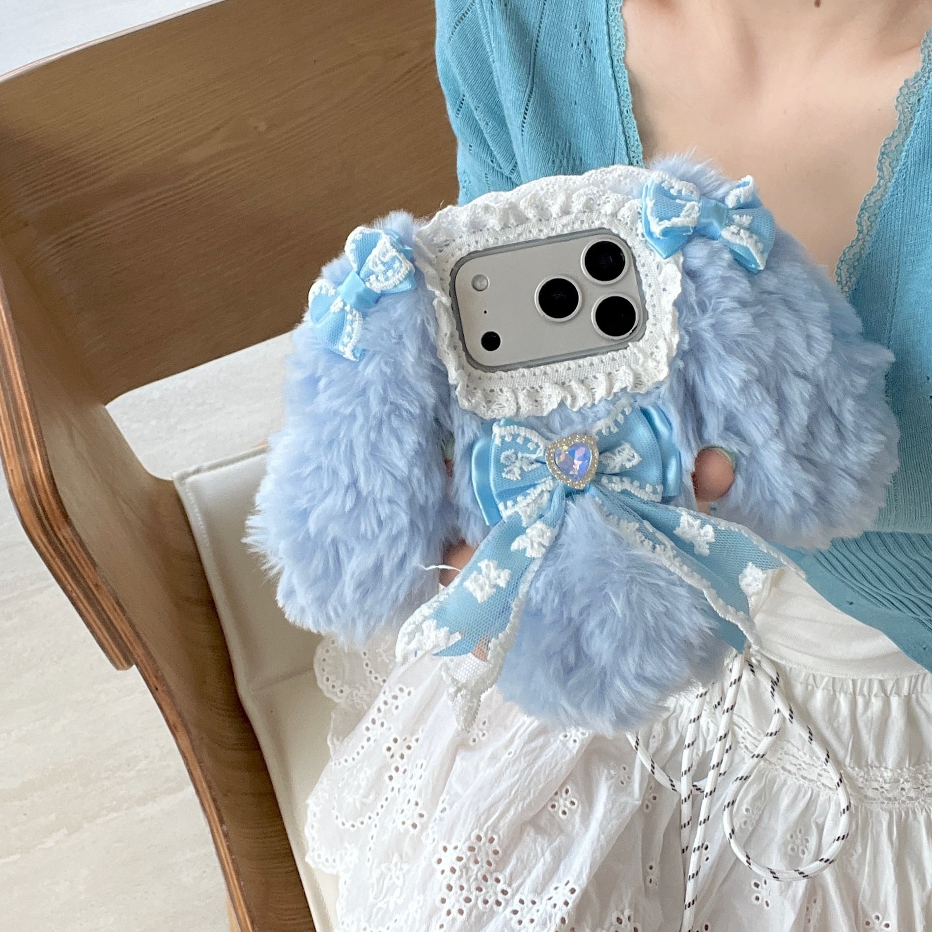 もこもこ ウサギ iPhone 17 16 15 14 13 ケース かわいい ファー